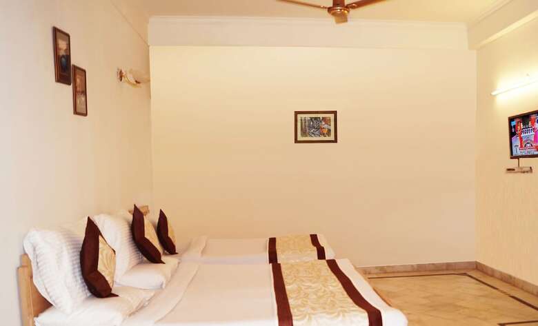 Hotel Optimum Sheela Inn @ Taj