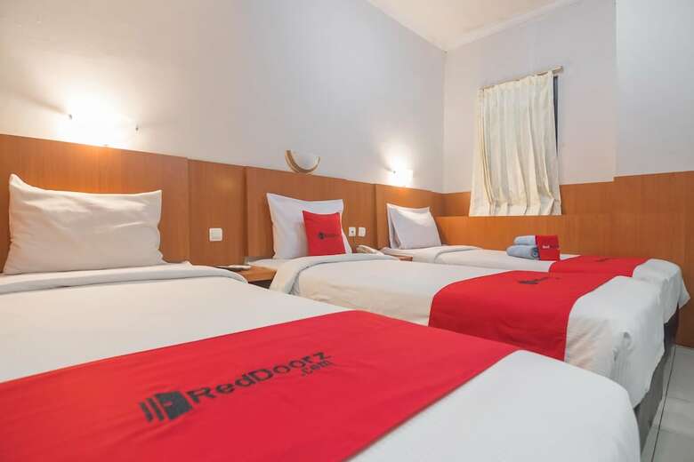 Hotel Reddoorz Near Cihampelas Walk
