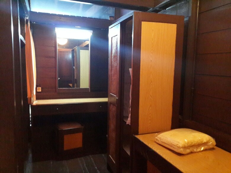 Hotel Pulau Ayer Resort And Cottages