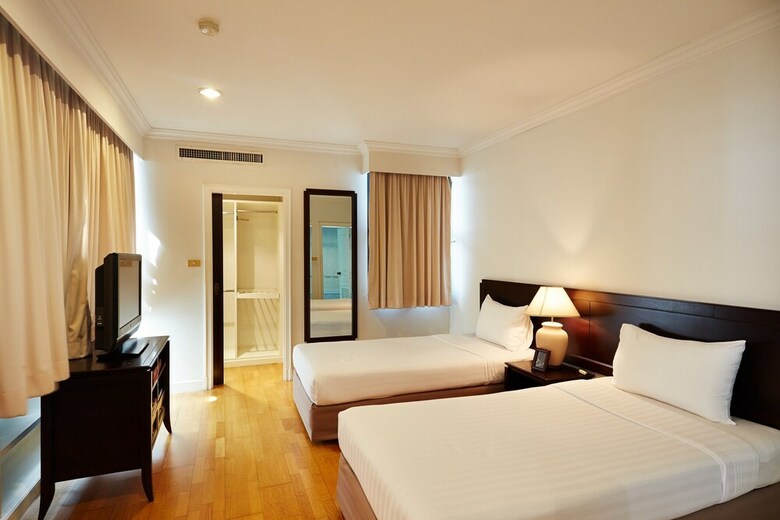 Riverine Place Hotel And Residence