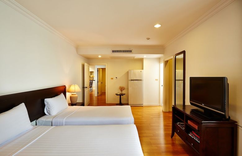 Riverine Place Hotel And Residence