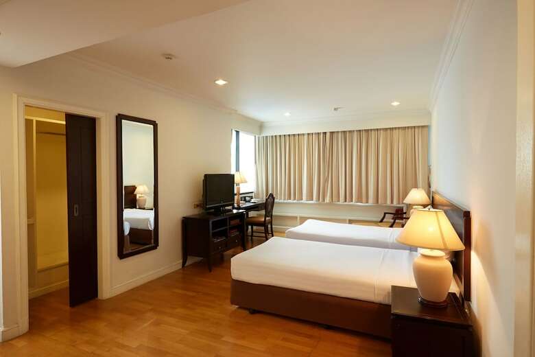Riverine Place Hotel And Residence
