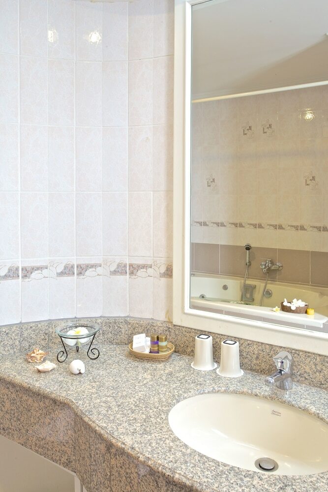 Riverine Place Hotel And Residence