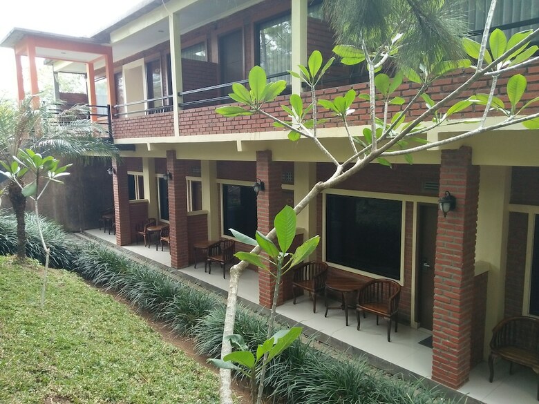 Hotel Bukit Alamanda Resort & Resto