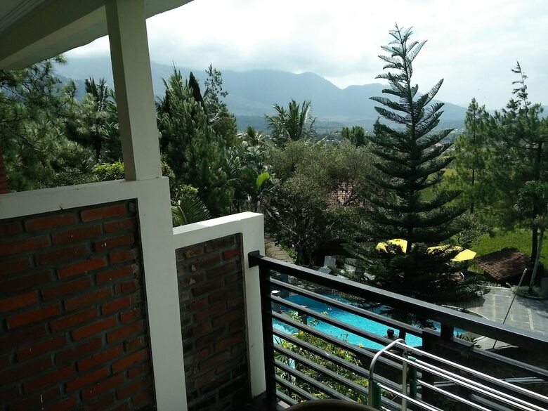 Hotel Bukit Alamanda Resort & Resto