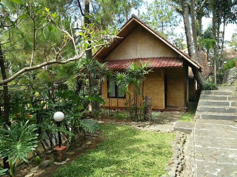 Hotel Bukit Alamanda Resort & Resto