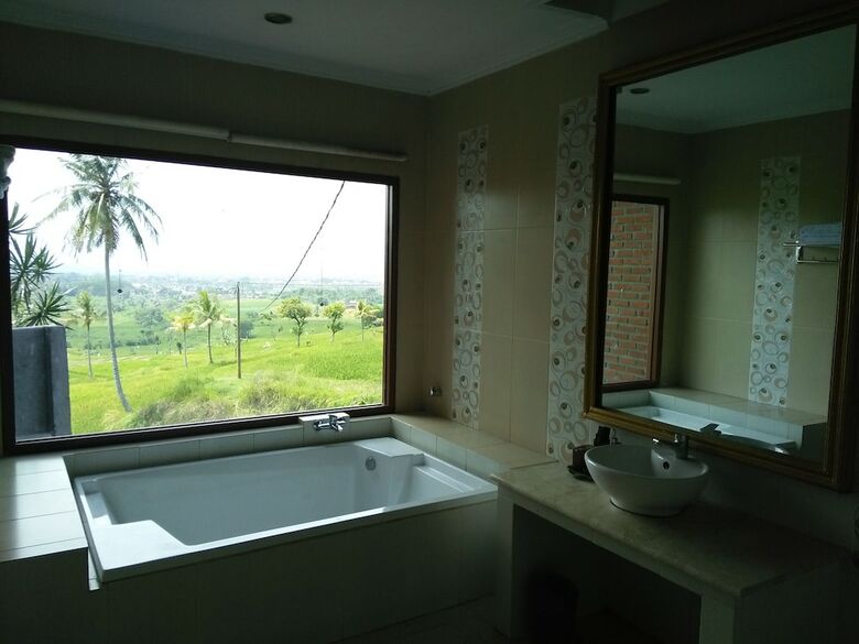Hotel Bukit Alamanda Resort & Resto