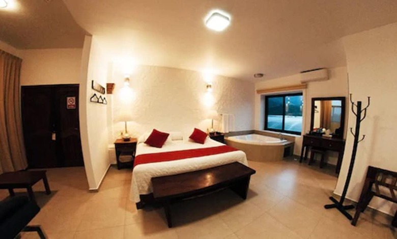 Hotel Estancia Villa Real