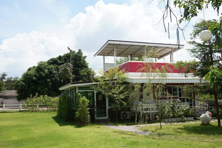 Hotel Color Ville Resort