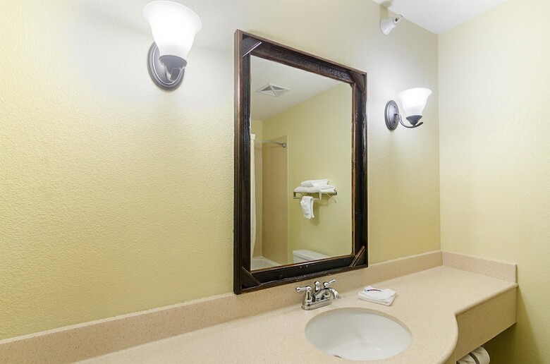 Hotel Motel 6 Valley Center, Ks