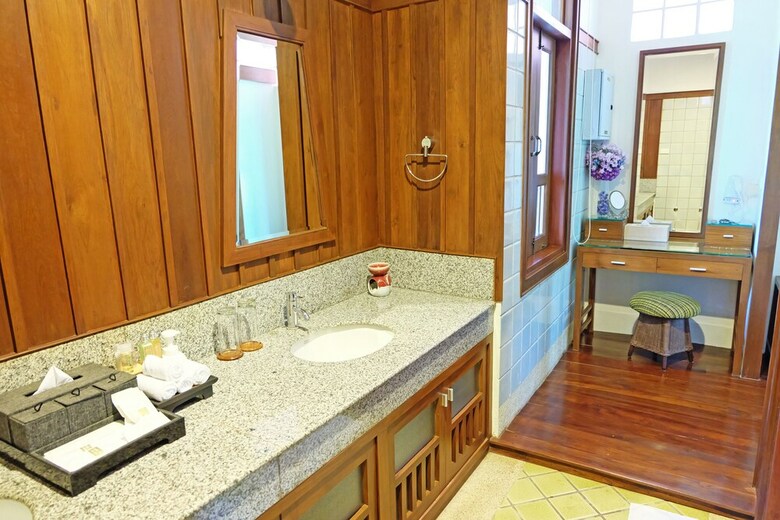 Khum Nakorn Villa