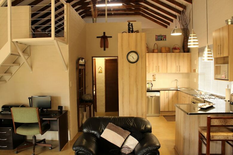 Hotel Ibis Way Guest House