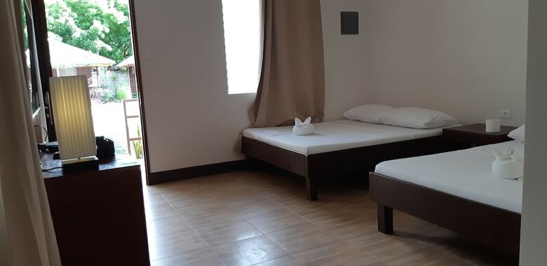 Hotel Bantayan Huts