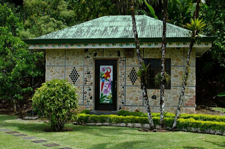 Bed & Breakfast Gingerbread Hotel And Restaurant
