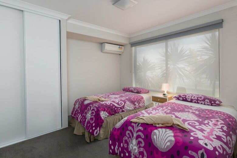 Rainbow Dream House Perth Holiday Home