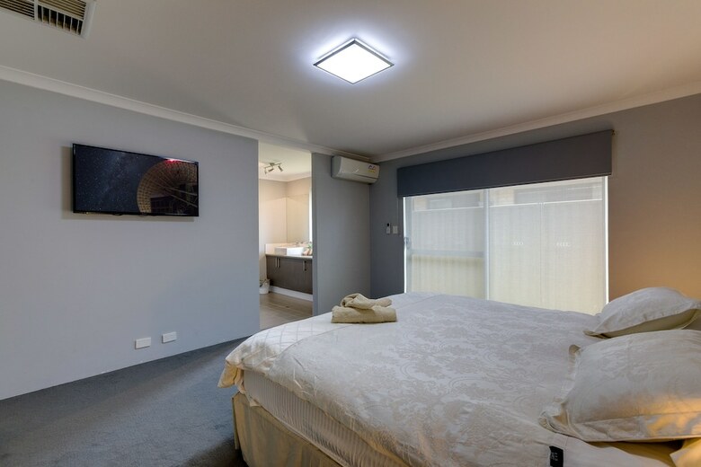 Rainbow Dream House Perth Holiday Home