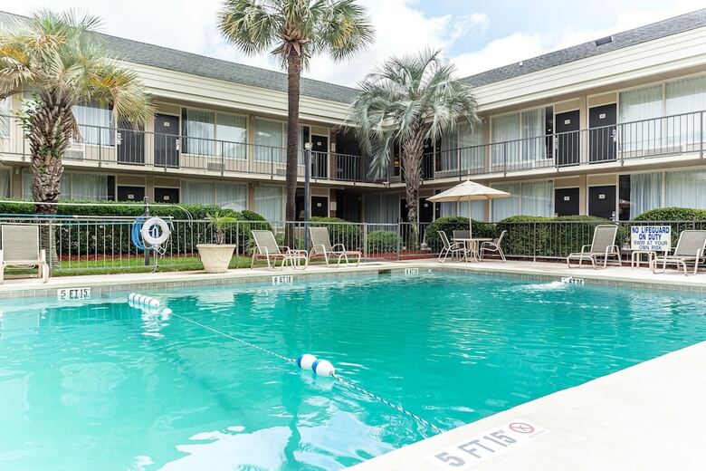 Hotel Quality Inn & Suites