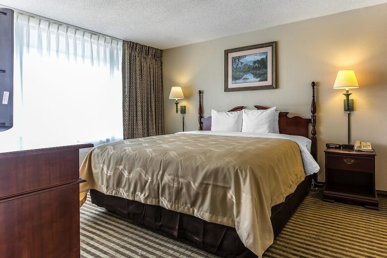 Hotel Quality Inn & Suites