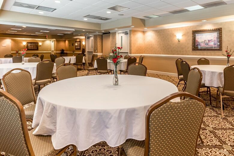 Hotel Quality Inn & Suites