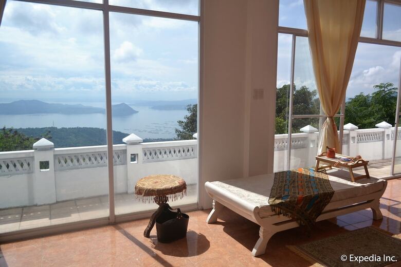 Bed & Breakfast Costiera Fermiliana Tagaytay