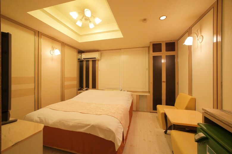 Hotel Olive Kyoto Yamashina - Adults Only