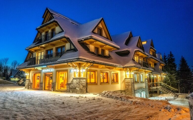 Gold Hotel