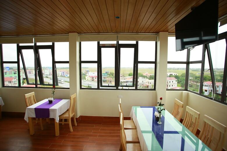 Family Airport Hotel