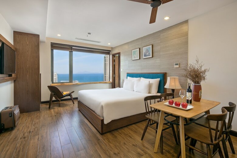 White Sand Hotel & Apartment