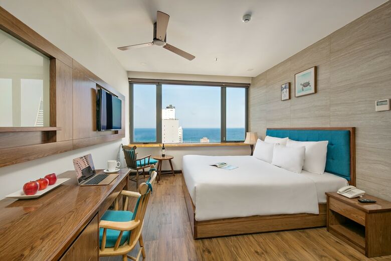 White Sand Hotel & Apartment