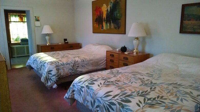 Fish & Loaves Bed And Breakfast