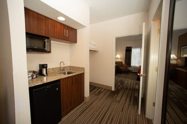 Hotel Northfield Inn, Suites & Conference Center