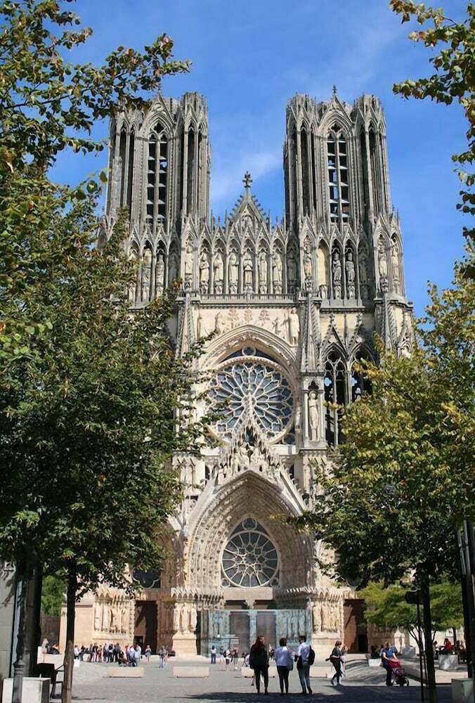 Brit Hotel Reims La Neuvillette
