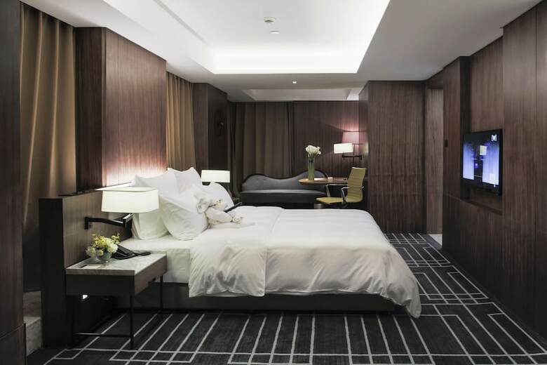 The Lotus Hotel Chongqing