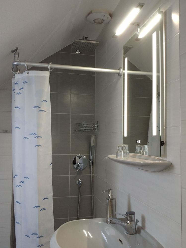 Hotel B&B Am See - Privatzimmer