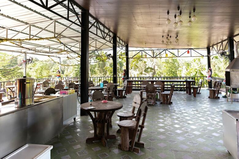 Hotel Oyo 755 Rattana Resort