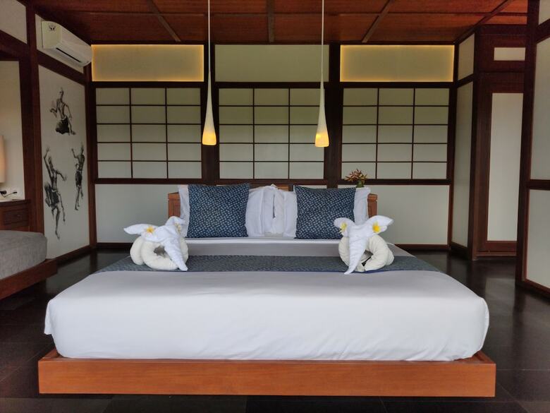 Hotel Suarapura Resort & Spa