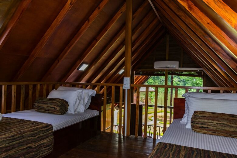 Hotel Kandy Cabana Eco Resort