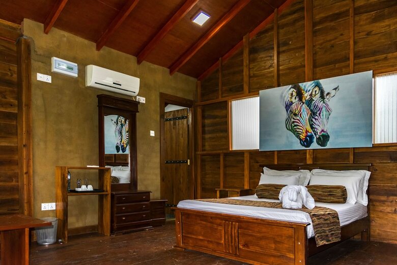 Hotel Kandy Cabana Eco Resort