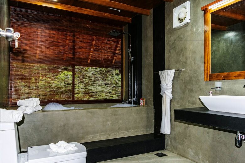 Hotel Kandy Cabana Eco Resort