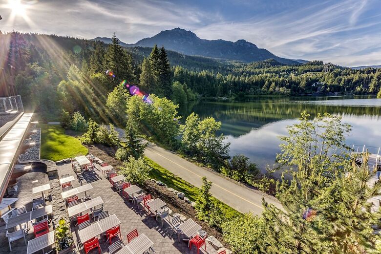 Hotel Nita Lake Lodge