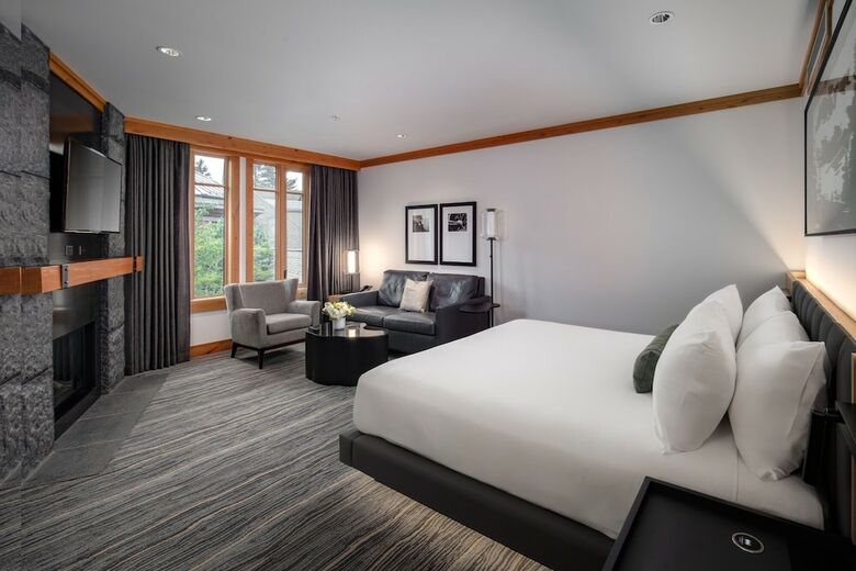 Hotel Nita Lake Lodge