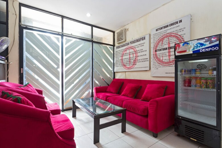 Hotel Reddoorz @ Ciracas