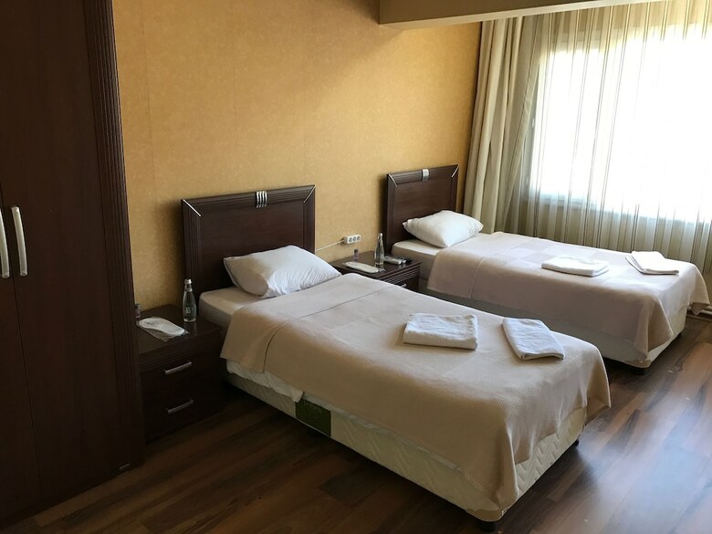 Kisikpet Hotel