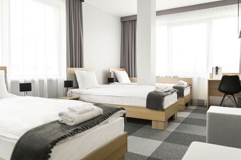 Waw Hotel Airport Ok?cie