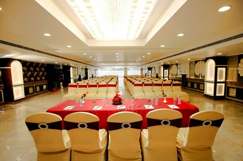 Pinnacle By 1589 Hotels