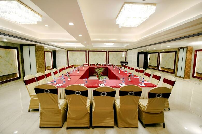 Pinnacle By 1589 Hotels