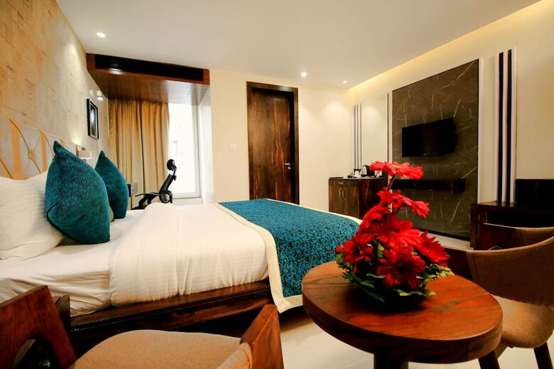 Pinnacle By 1589 Hotels