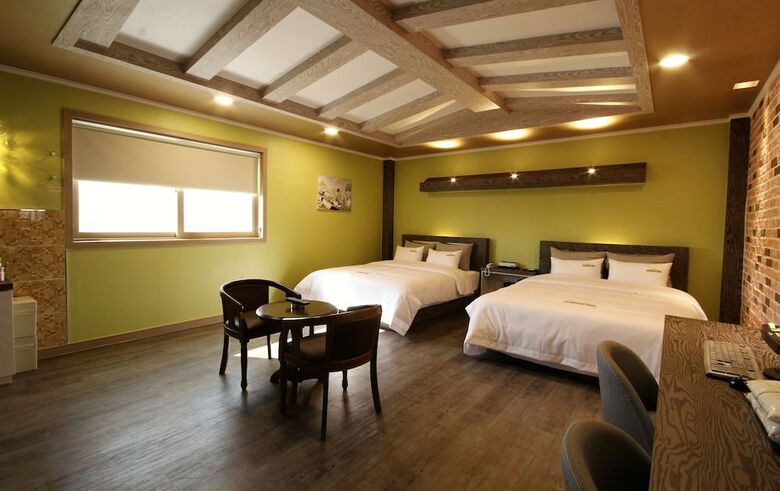 Goldenroot Hotel In Gimhae