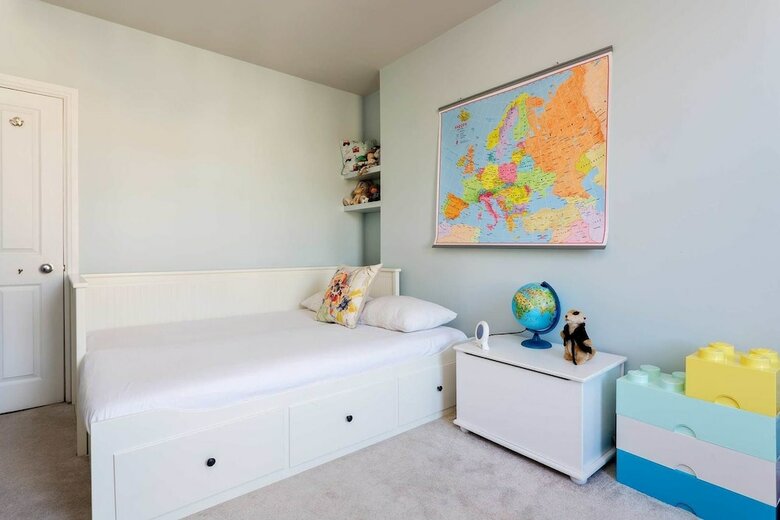 Veeve - Clapham Fairytale