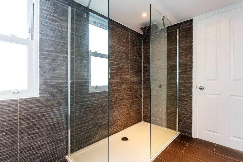 Veeve - Clapham Fairytale